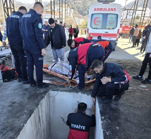 Osmaniye’de 6 metrelik çukura düşen adam kurtarıldı
