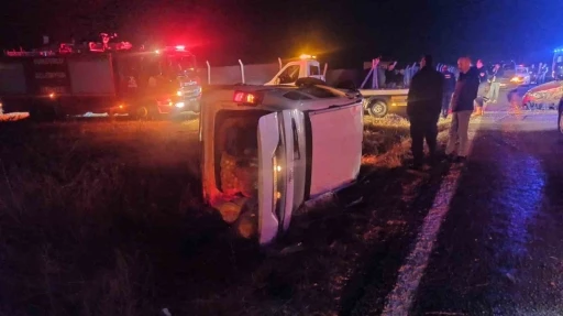 Otomobille çarpışan hafif ticari araç hurdaya döndü: 7 yaralı
