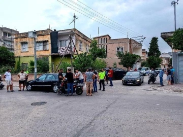 Otomobiller çarpıştı, aracın altında kalan yaya hayatını kaybetti
