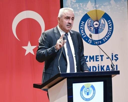 Özdemir: &quot;Emekçilerin mücadelesini siyasi zemine çekmeye çalışanlara fırsat vermeyeceğiz&quot;
