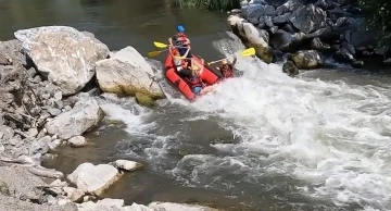 (Özel) Dağcıların nefes kesen rafting heyecanı
