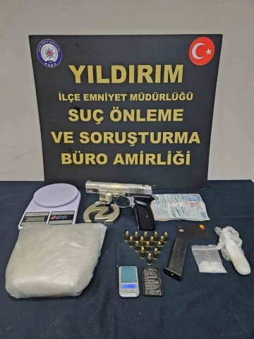 (Özel) Uyuşturucu tacirlerini yakalamak için polis kılıktan kılığa girdi
