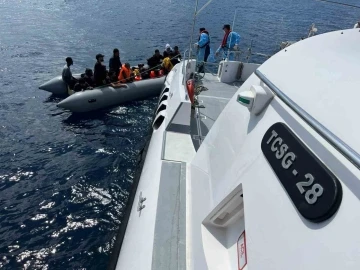 (Özel) Yunanistan ölüme terk ediyor, Türk Sahil Güvenlik kurtarıyor
