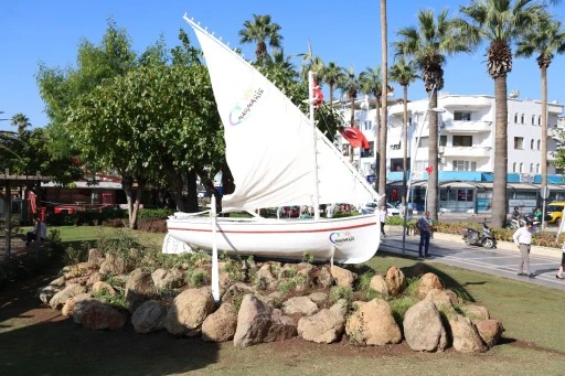 Paraçele Marmaris’e Geri Döndü