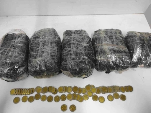 Piyasa değeri 430 bin TL: Sahte 5 bin adet madeni 2 euro ele geçirildi
