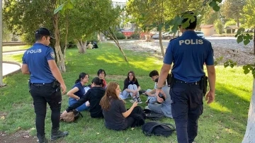 Polis ekiplerinden Mimar Sinan Parkına sıkı denetim
