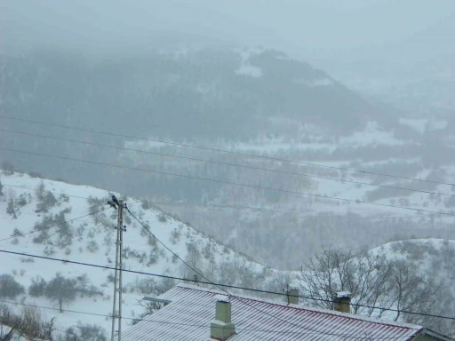 Posof güne karla uyandı
