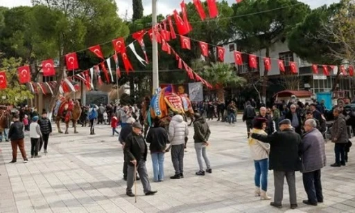 Poyracık’ta 5. Geleneksel Folklorik Deve Gösterisi Festivali heyecanı
