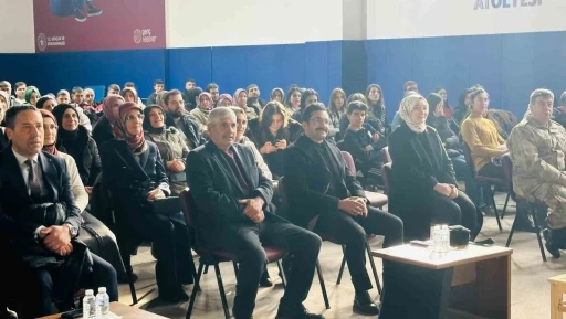 &quot;Ailede İletişim” konulu konferans düzenlendi
