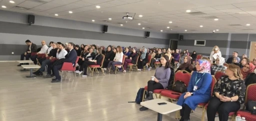 &quot;Bilinçli Ellerde Sağlıklı Nesiller&quot; sempozyumu yapıldı
