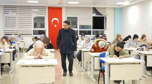 &quot;Umre Ödüllü Gençlik Bilgi Yarışması&quot; düzenlendi
