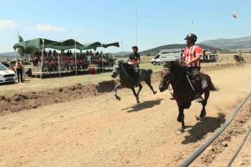 Rahvan atlar Tavas’ta pistin tozunu attırdı
