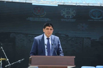 Rektör Alma, Nahçıvan’da düzenlenen “Batı Azerbaycan’a Dönüş” festival/kongresine katıldı
