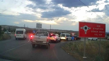 Sabırsız sürücü minibüsü ile ters yöne girdi, trafiği tehlikeye attı
