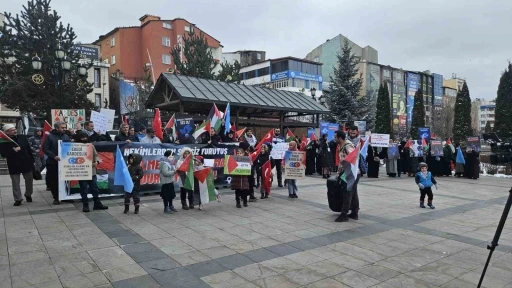 Sağlık çalışanları sessiz yürüyüşlerini sürdürdü
