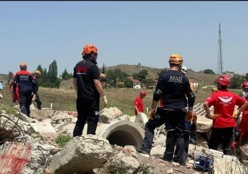 Saha Uzantılı Masa Başı Deprem Tatbikatı, Vali Aksoy’un başkanlığında gerçekleştirildi
