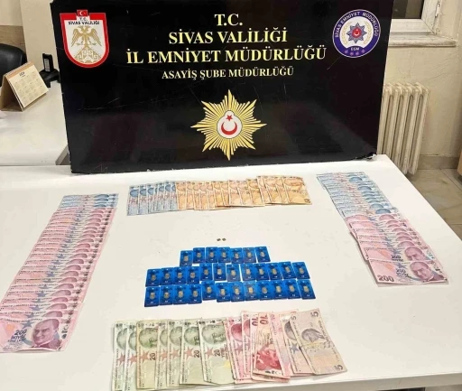 Sahte altın satışı için Sivas’a geldiler, polise yakalandılar
