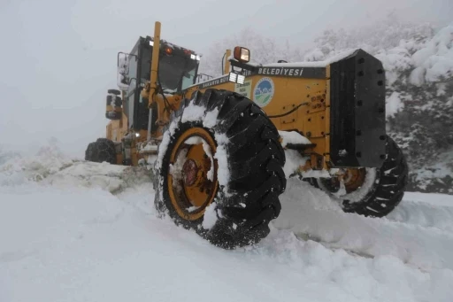 Sakarya’da kar sebebi ile kapanan 9 grup yolunda hummalı çalışma
