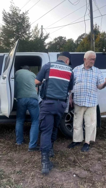 Sakarya’da kazma ve tüfekli kavga: 2 yaralı
