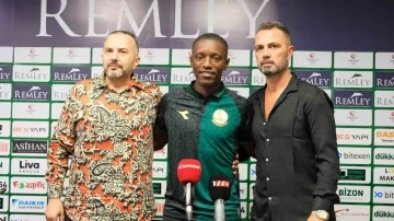 Sakaryaspor Max Gradel’i renklerine kattı
