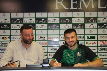 Sakaryaspor, Murat Cem Akpınar’ı yeniden kiraladı
