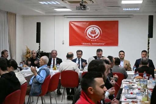 Salihli protokolü, huzurevi sakinleriyle iftar yaptı
