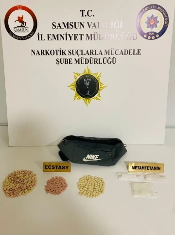 Samsun’da 432 adet ecstasy hap ve 18,50 gram metamfetamin ele geçirildi
