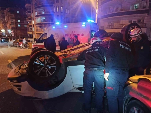 Şanlıurfa’da iki otomobil çarpıştı: 2 yaralı
