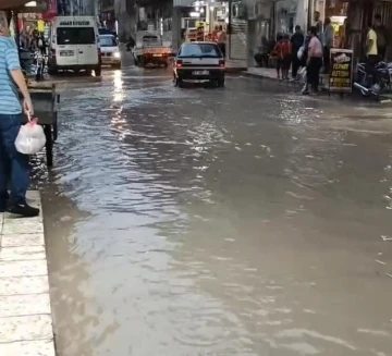 Şanlıurfa’da sağanak yağış etkili oldu
