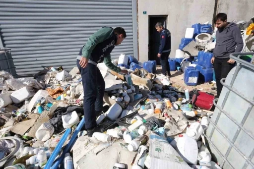 Şanlıurfa’da tonlarca sahte zirai ilaç ve gıda ürünü ele geçirildi
