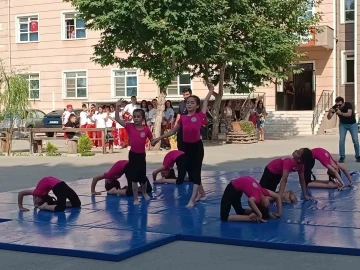 Sarıgöl’de ’Hayat Boyu Öğrenme Haftası’ coşkuyla kutlandı
