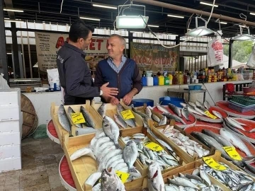 Sarıgöl pazaryerinde balık satıcıları denetimden geçti
