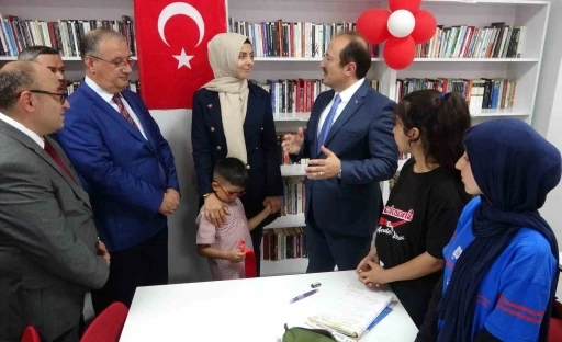 Şehidin ismi verilen kütüphanede konuşan eşi: &quot;İnşallah yeni nesle örnek oluruz&quot;
