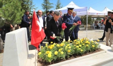 Şehit Fatih Dalgıç kabri başında dualarla anıldı
