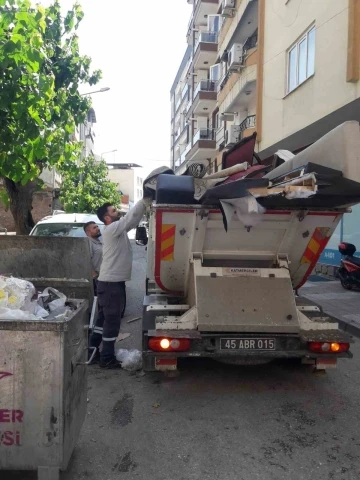 Şehzadeler’de günde 6 ton atık toplanıyor
