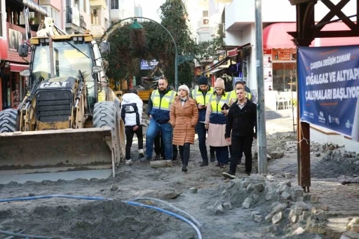 Selçuk’ta çarşı içi çalışmalar hız kesmeden devam ediyor
