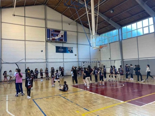 Selçuklu çocuklar kışı sporla geçiriyor
