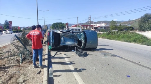 Seydikemer’de otomobil takla attı: 2 yaralı
