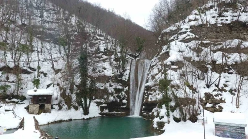 Sinop Erfelek Şelaleleri’nde görsel şölen
