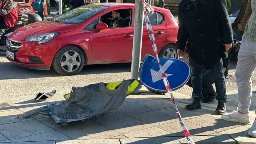 Şişli’de otomobilin çarptığı motosikletli aracın altında sürüklendi
