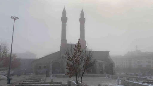 Sivas’ta yoğun sis etkili oldu
