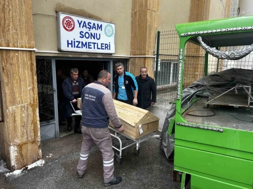 Soba yakarken eteği tutuşan kadının cenazesi yakınlarına teslim edildi
