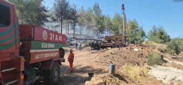 Sondaj aracında başlayan yangın ormana sıçradı
