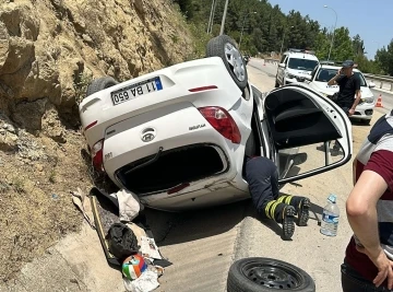 Sulama kanalına devrilen otomobil sürücüsü yaralandı
