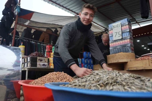 Suriyeli esnaf bayramda ülkelerine dönmek için gün sayıyor
