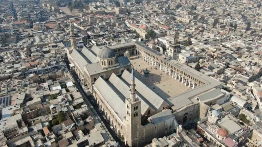 Suriyeliler bir kez daha Cuma namazı için Emevi Camii’nde
