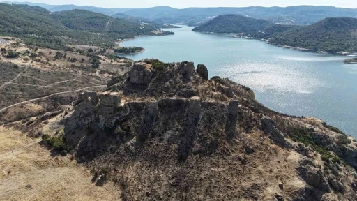 Tarihi Atikhisar Kalesi turizme kazandırılmayı bekliyor
