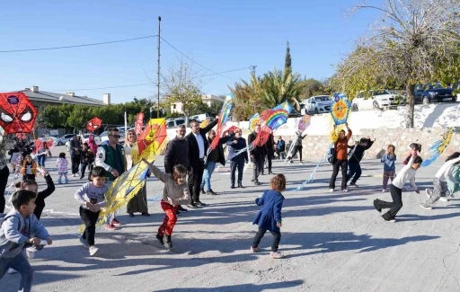 Tarsus’ta ’Uçurtma Şenliği’ renkli görüntülere sahne oldu
