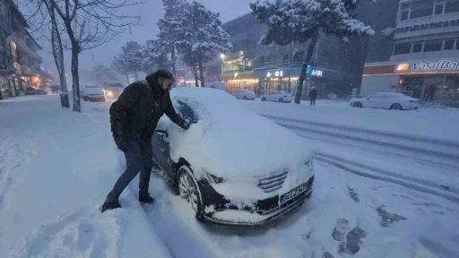 Tatvan’da 25 köy yolu kapandı
