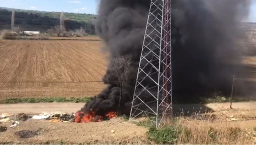 Tekirdağ’da atık lastikler alev alev yandı
